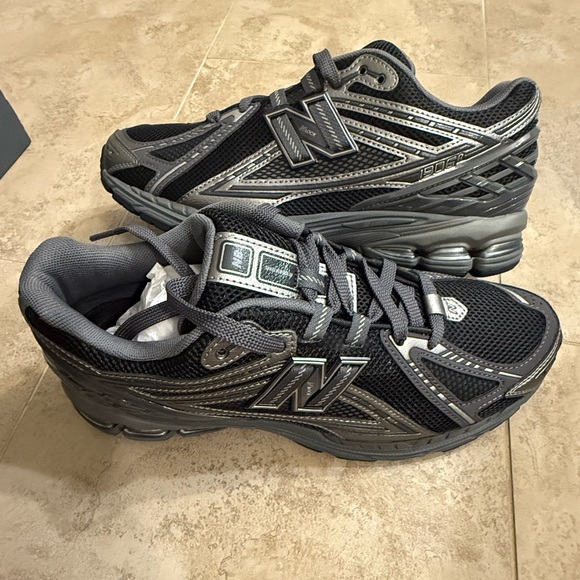 NEW New Balance 1906 R Men’s 8.5 - Picture 2 of 8